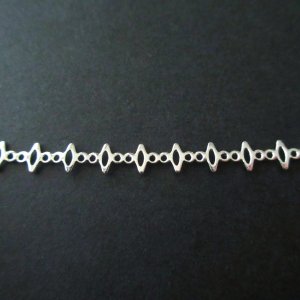 画像2: 【3/25 午前11時予約開始】5/29(金) A「キュービックジルコニアのペンダントトップ 」or B「ヴィンテージクリスタルのブローチ」by 小沼 美紀