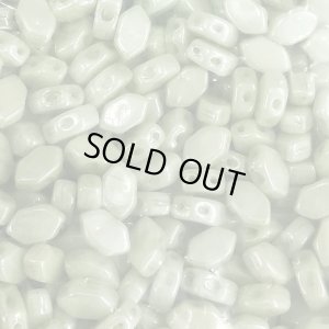 画像2:  【現品限り】パロス・プカ  7x4mm Lt.グリーンラスター（約10/100g）