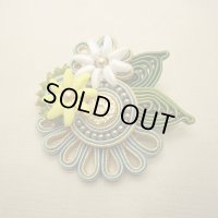 【Bead Art35号掲載！】ソウタシエブローチ〜ルルディ〜（イエロー） by 松永美佐子