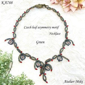 画像2: チェコリーフ アシンメトリー モチーフ ネックレス【グリーン】【パープル】by アトリエ美樹
