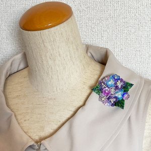 画像3: ビーズステッチで編むブローチ〜あじさい〜by ビーズパフェ 岡本恵子