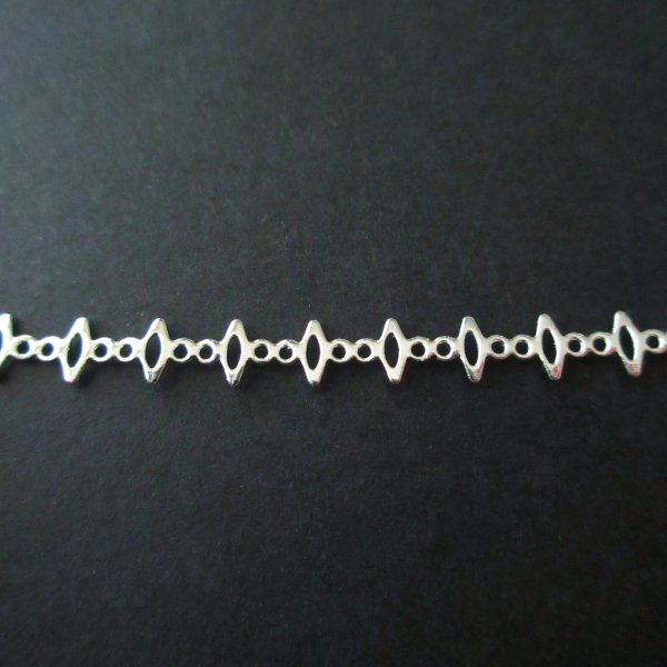 画像2: 【3/25 午前11時予約開始】5/29(金) A「キュービックジルコニアのペンダントトップ 」or B「ヴィンテージクリスタルのブローチ」by 小沼 美紀 (2)