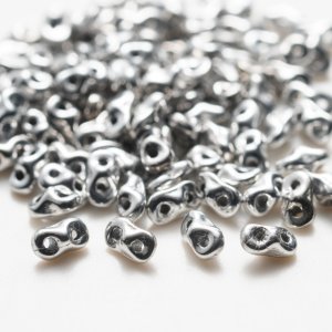 画像: スーパー８ 2.2×4.7mm クリスタル ラブラドール フル