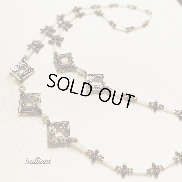 画像1: 【再入荷！】デイジーフレームネックレス by Beads工房 brilliant 大槻友美 (1)