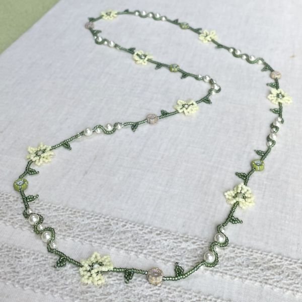 画像1: 【再入荷！】小花のロングネックレス 黄色 by Beads工房 brilliant 大槻友美 (1)