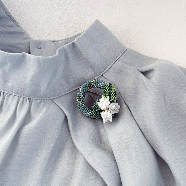 画像2: チューブクロッシェとステッチで編むブローチ〜すずらん〜 by ビーズパフェ 岡本恵子 (2)