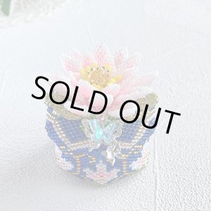 画像: ペヨーテステッチで編むBOX〜スイレン〜 by ビーズパフェ 岡本恵子