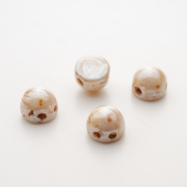 画像1: 2ホールカボション 7mm オパークラスターピカソ（14個） (1)