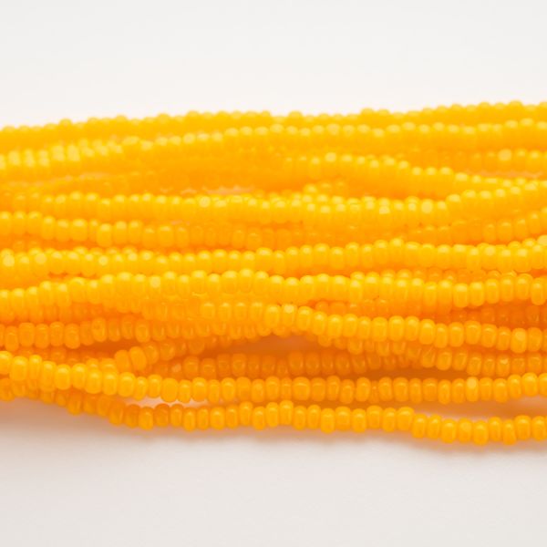 画像1: シャーロット13/0 ライト オレンジ 糸通し (1)